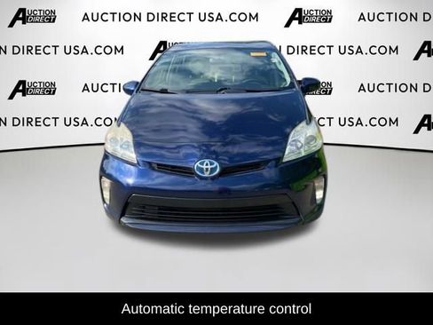 Used 2014 Toyota Prius Two FWD image 2