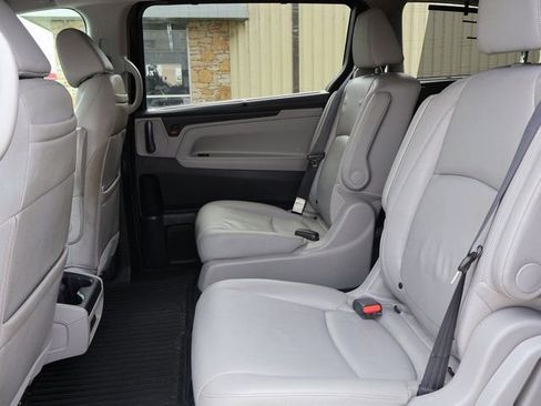 Used 2018 Honda Odyssey Touring image 18