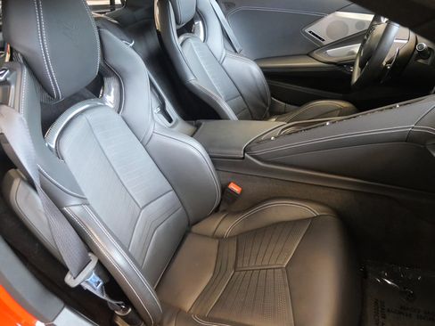 Used 2020 Chevrolet Corvette Stingray Preferred Cpe w/ 2LT Preferred Equipment Group RWD image 15