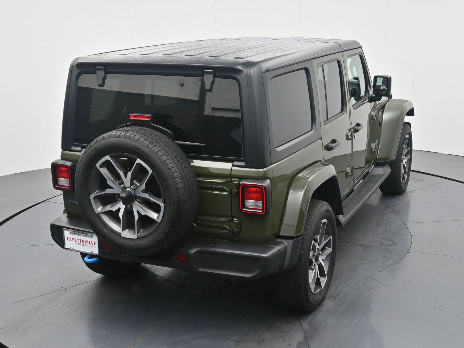 Used 2024 Jeep Wrangler Unlimited w/ Convenience Group AWD/4WD image 21
