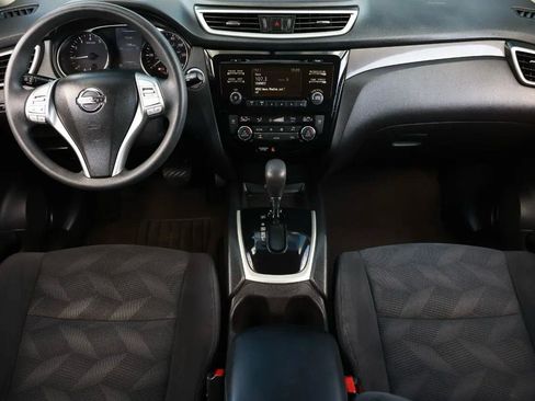 Used 2014 Nissan Rogue SV image 21