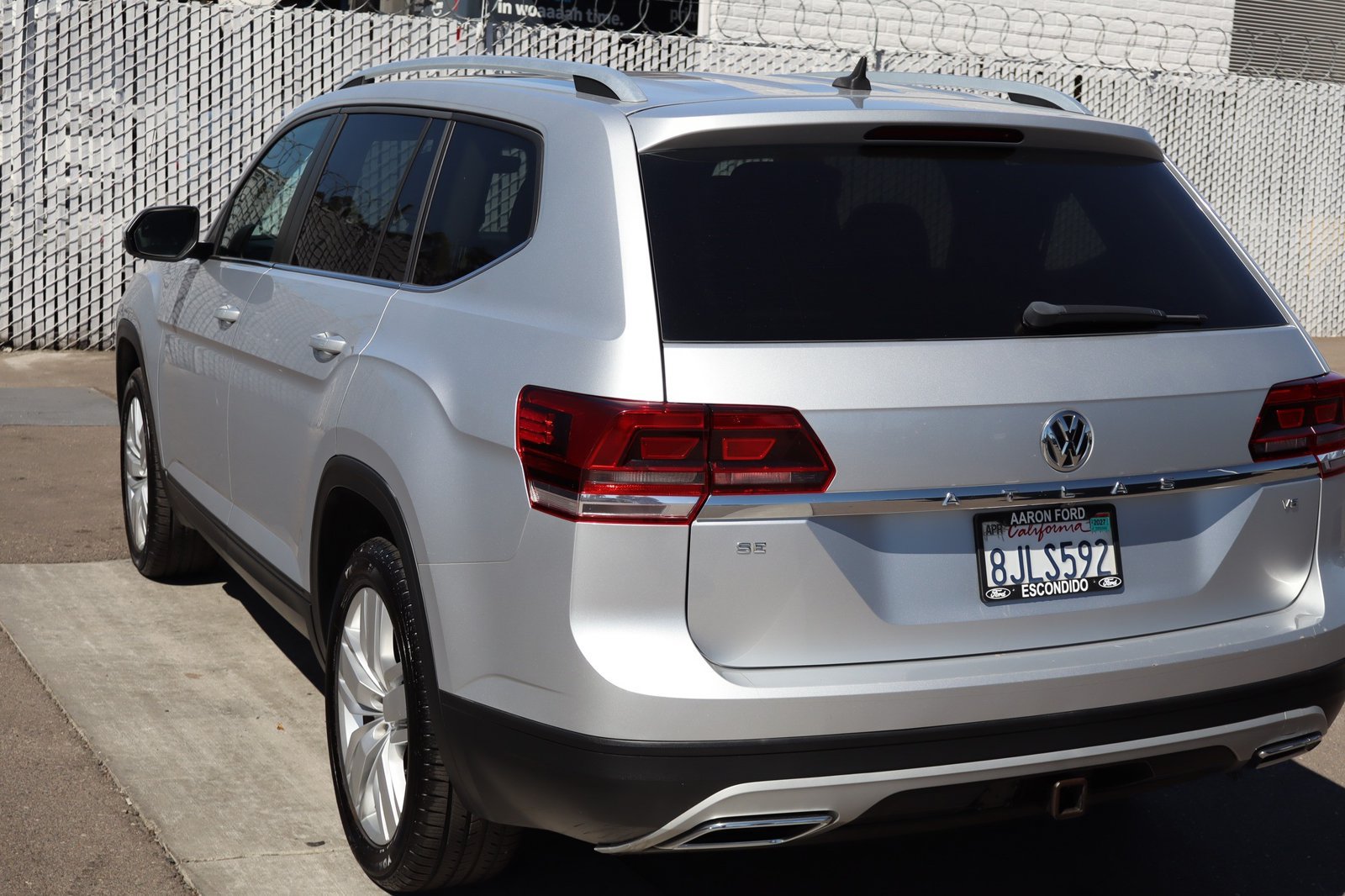 Used 2019 Volkswagen Atlas SE w/ Panoramic Sunroof Package FWD image 16