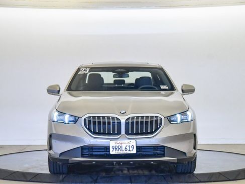 Used 2025 BMW 530i w/ Premium Package image 7