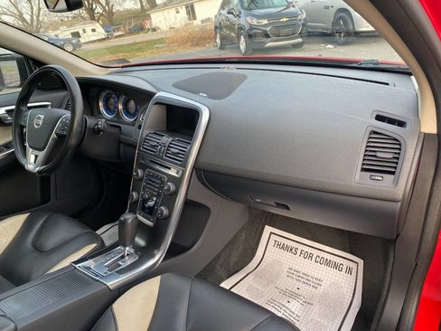 Used 2012 Volvo XC60 T6 R-Design Platinum image 29