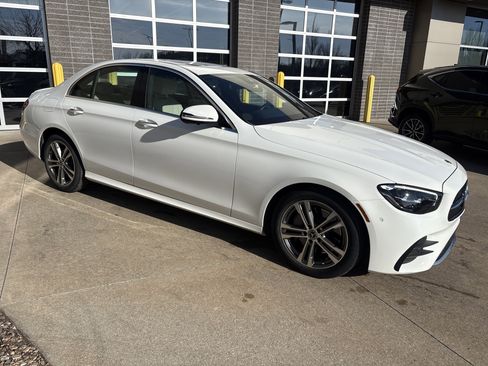 Used 2023 Mercedes-Benz E 350 4MATIC Sedan image 2