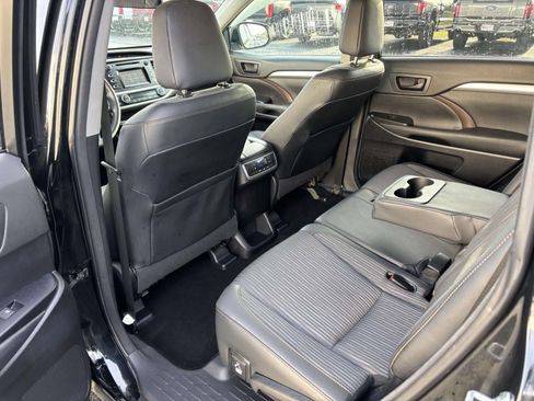 Used 2014 Toyota Highlander Plus image 28