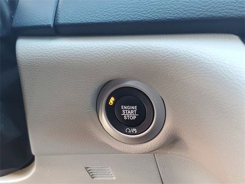 Used 2024 Chrysler Pacifica Touring-L image 20