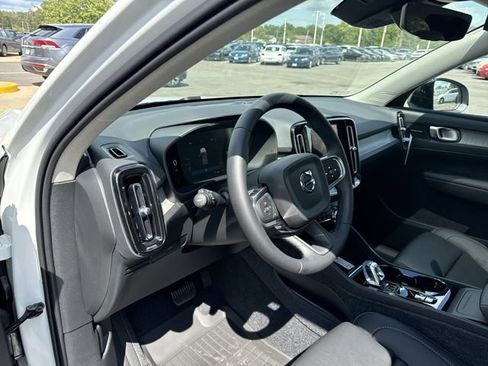 New 2025 Volvo XC40 B5 Plus w/ Protection Package Premier AWD/4WD image 10
