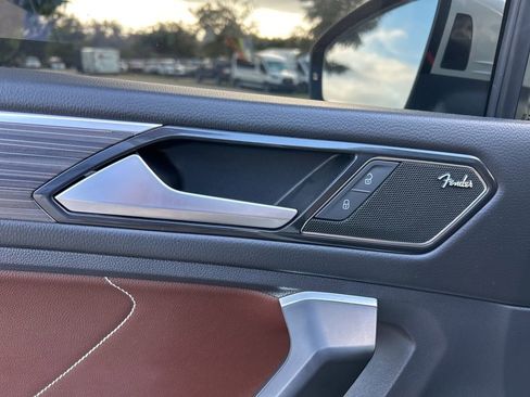 Used 2024 Volkswagen Tiguan SEL R-Line image 18