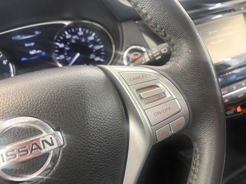 Used 2015 Nissan Rogue SL FWD image 18