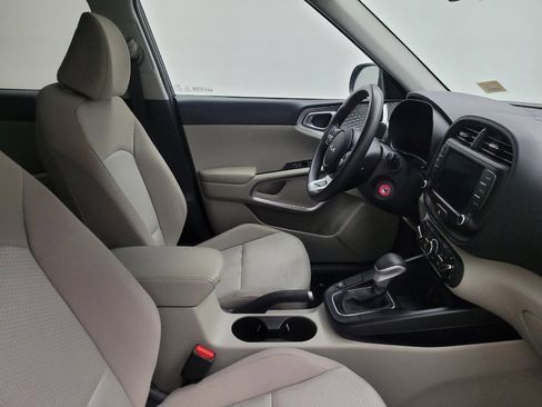 Used 2023 Kia Soul LX w/ LX Technology Package image 21