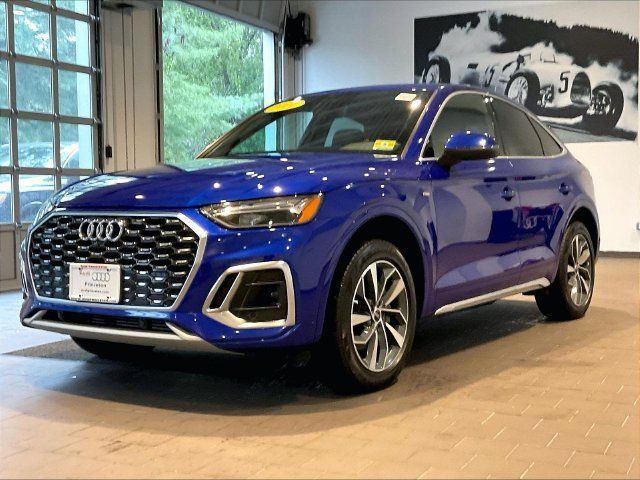 Used 2021 Audi Q5 2.0T Premium Plus w/ Premium Plus Package AWD/4WD image 2