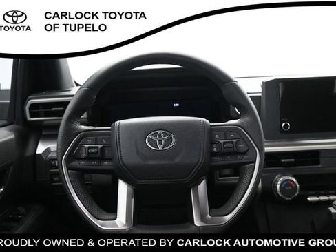 Used 2025 Toyota Tacoma TRD Sport AWD/4WD image 27