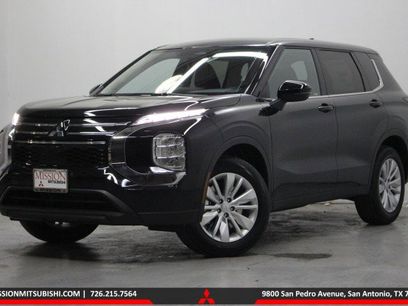 New 2026 Mitsubishi Outlander ES