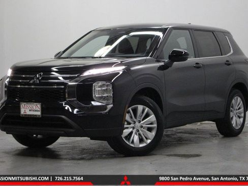 New 2026 Mitsubishi Outlander ES image 1