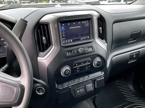 Used 2023 Chevrolet Silverado 1500 Custom AWD/4WD image 18