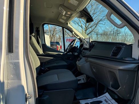 Used 2024 Ford E-Transit Low Roof image 11