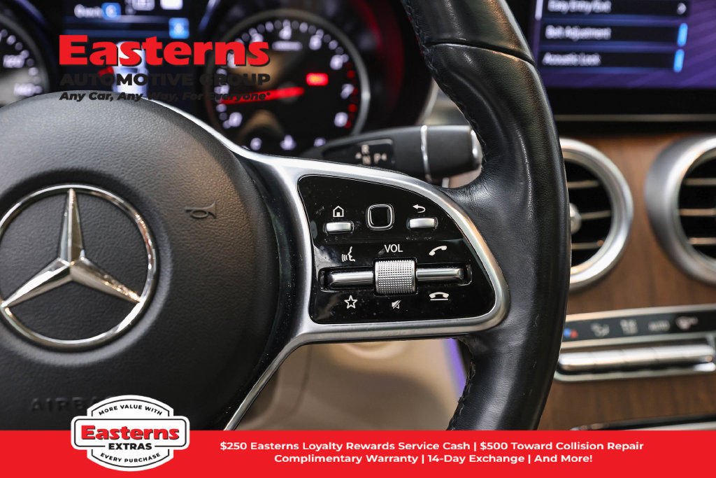 Used 2022 Mercedes-Benz GLC 300 4MATIC w/ Multimedia Package Lite image 17