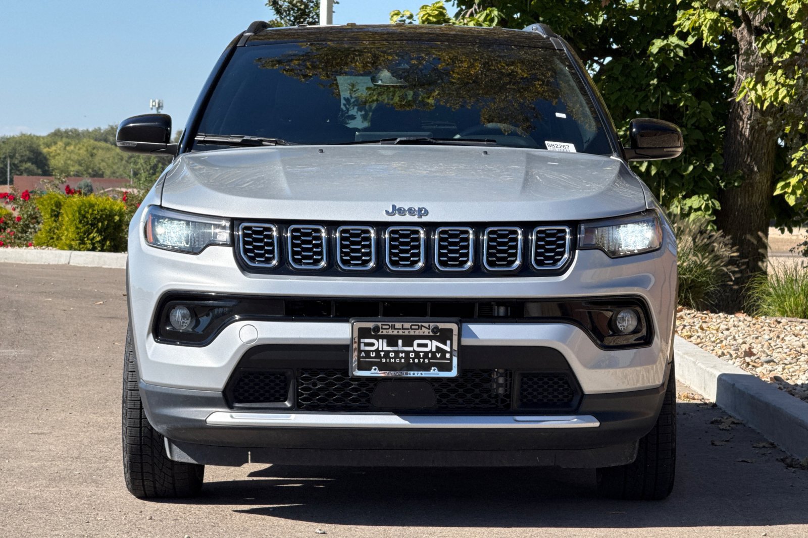 Used 2025 Jeep Compass Limited AWD/4WD image 13