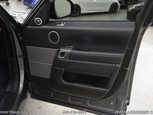 Used 2018 Land Rover Range Rover Sport SE image 38
