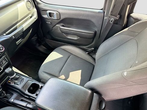 Used 2021 Jeep Wrangler Unlimited Sport image 21