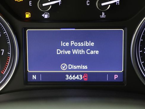 Used 2023 Buick Enclave Essence AWD/4WD image 18
