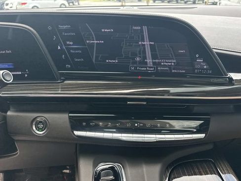 Used 2021 Cadillac Escalade Sport w/ Driver Assist Tech Package AWD/4WD image 22