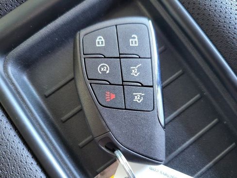 Used 2024 GMC Yukon XL SLT w/ SLT Luxury Package image 28