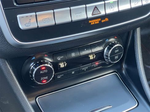 Used 2018 Mercedes-Benz GLA 250 4MATIC image 27