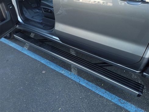 Used 2022 GMC Sierra 1500 Denali w/ Denali Premium Package image 11