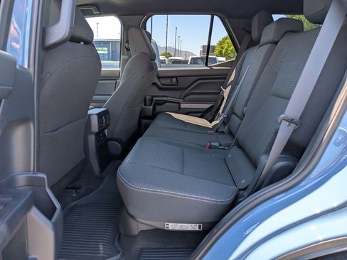 Used 2025 Toyota 4Runner SR5 AWD/4WD image 31