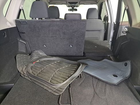 Used 2022 Nissan Rogue SV image 25