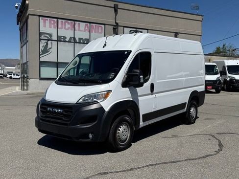 Used 2025 RAM ProMaster 2500 w/ Convenience Group FWD image 14