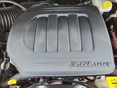 Used 2019 Dodge Grand Caravan GT FWD image 18