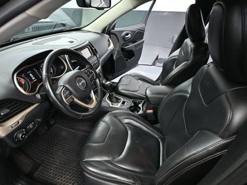 Used 2016 Jeep Cherokee Latitude w/ North All-Season Group AWD/4WD image 22