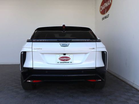 Used 2024 Cadillac Lyriq Luxury w/ LPO, Floor Liner Package RWD image 6