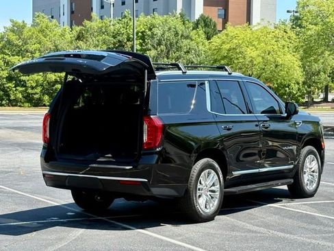 Used 2024 GMC Yukon SLT w/ SLT Luxury Package AWD/4WD image 18