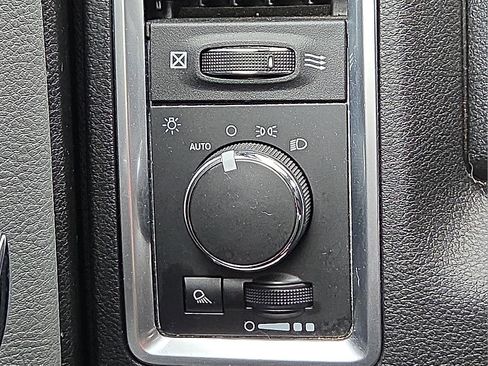 Used 2023 RAM 1500 Classic SLT w/ Trailer & Traction Group image 19