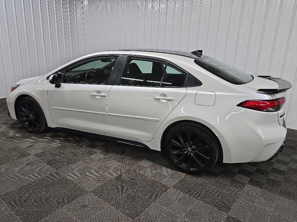 Used 2023 Toyota Corolla XSE FWD image 4