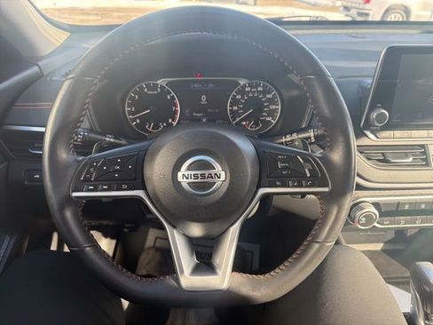 Used 2022 Nissan Altima 2.5 SR image 19