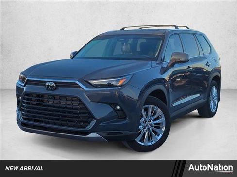 Certified 2025 Toyota Grand Highlander Platinum image 1