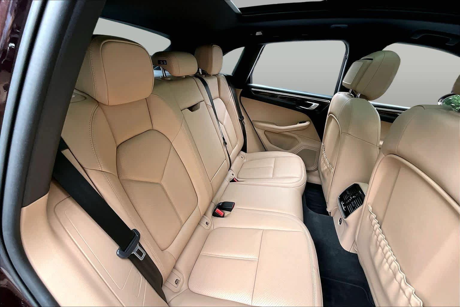 Used 2023 Porsche Macan AWD/4WD image 20