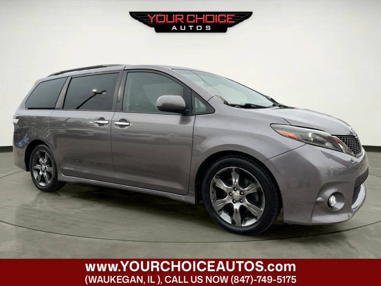 Used 2015 Toyota Sienna SE FWD image 7