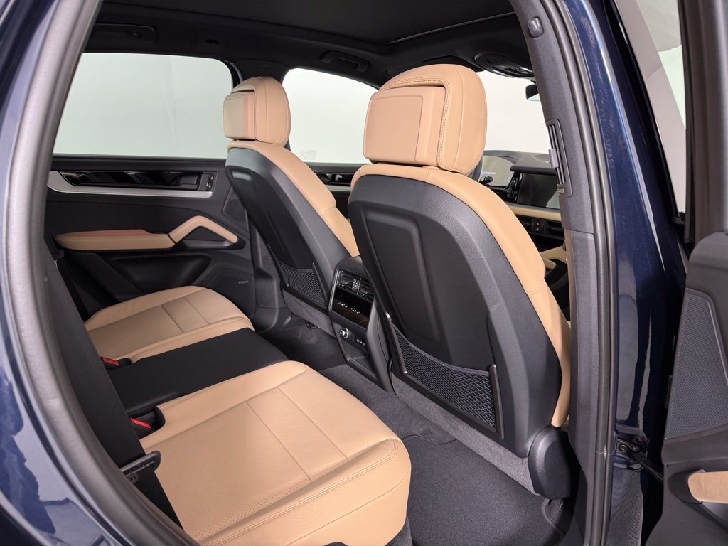 Certified 2026 Porsche Cayenne AWD/4WD image 17