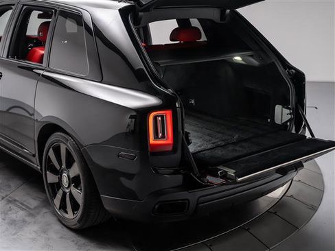 Used 2021 Rolls-Royce Cullinan AWD/4WD image 41