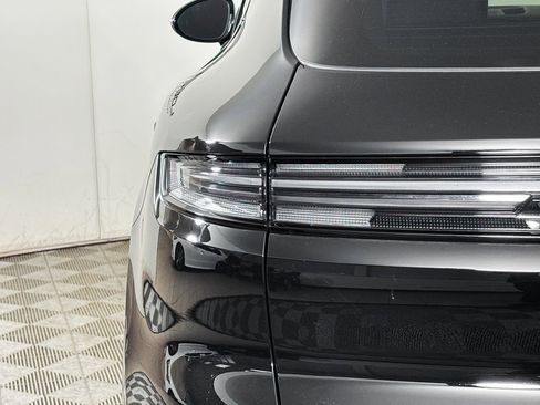 Used 2024 Porsche Cayenne image 12