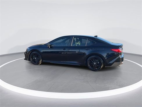 Used 2025 Toyota Camry SE image 5