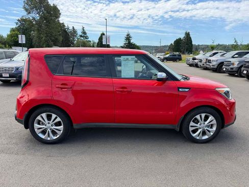 Used 2014 Kia Soul + w/ UVO w/Eservices Package FWD image 9