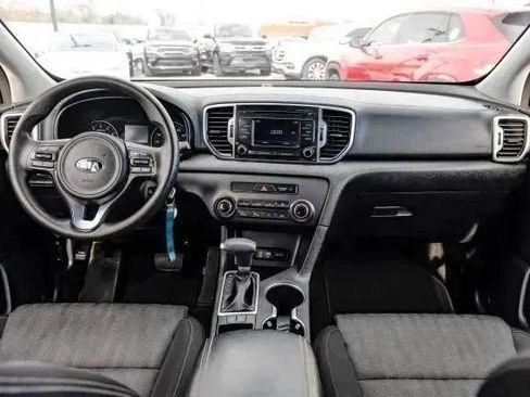 Used 2019 Kia Sportage LX FWD image 19