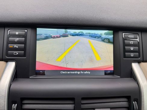 Used 2019 Land Rover Discovery Sport HSE AWD/4WD image 24